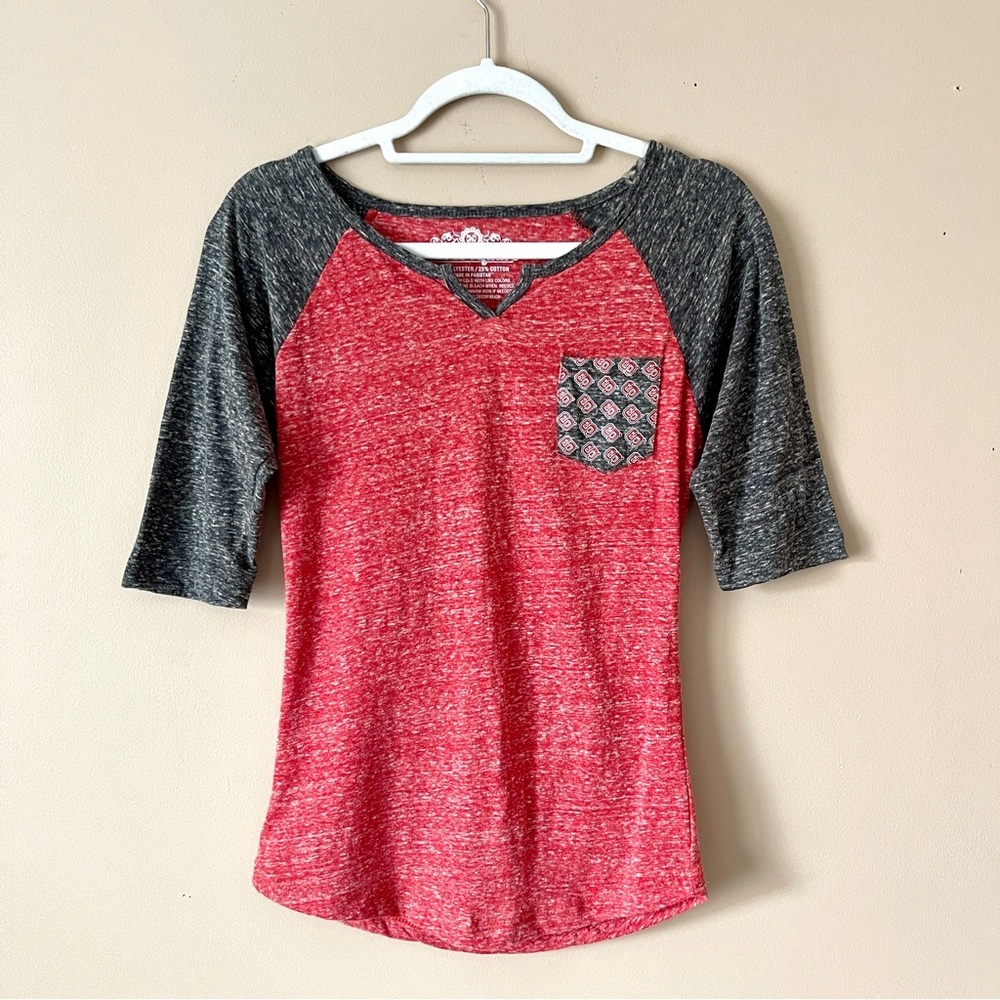 THREE SQUARE | NCSU Pack Pride Marled Raglan Fitted Graphic Tee Sz S